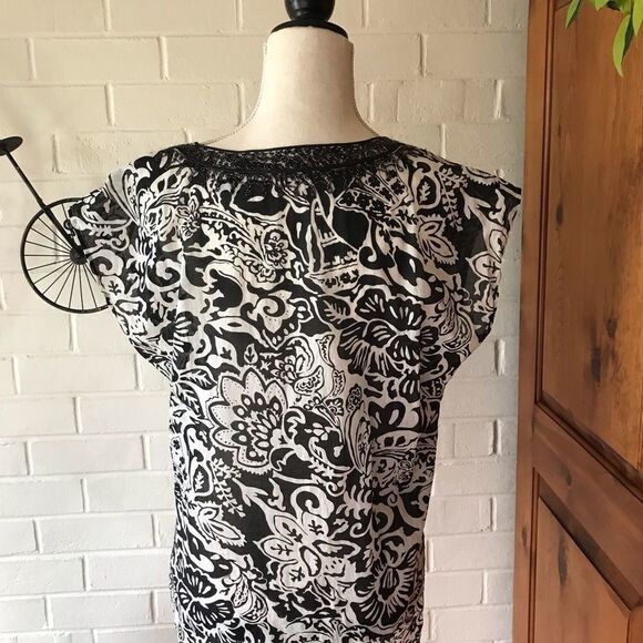 NY&CO Sheer Blouse V-Neck w/ Gold Filigree - Size M EUC - Picture 4 of 5